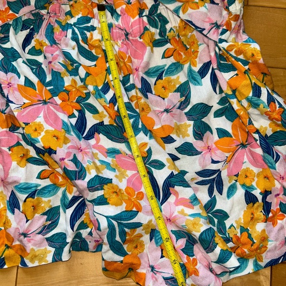 NWT BCBG high waisted floral shorts - Picture 10 of 10